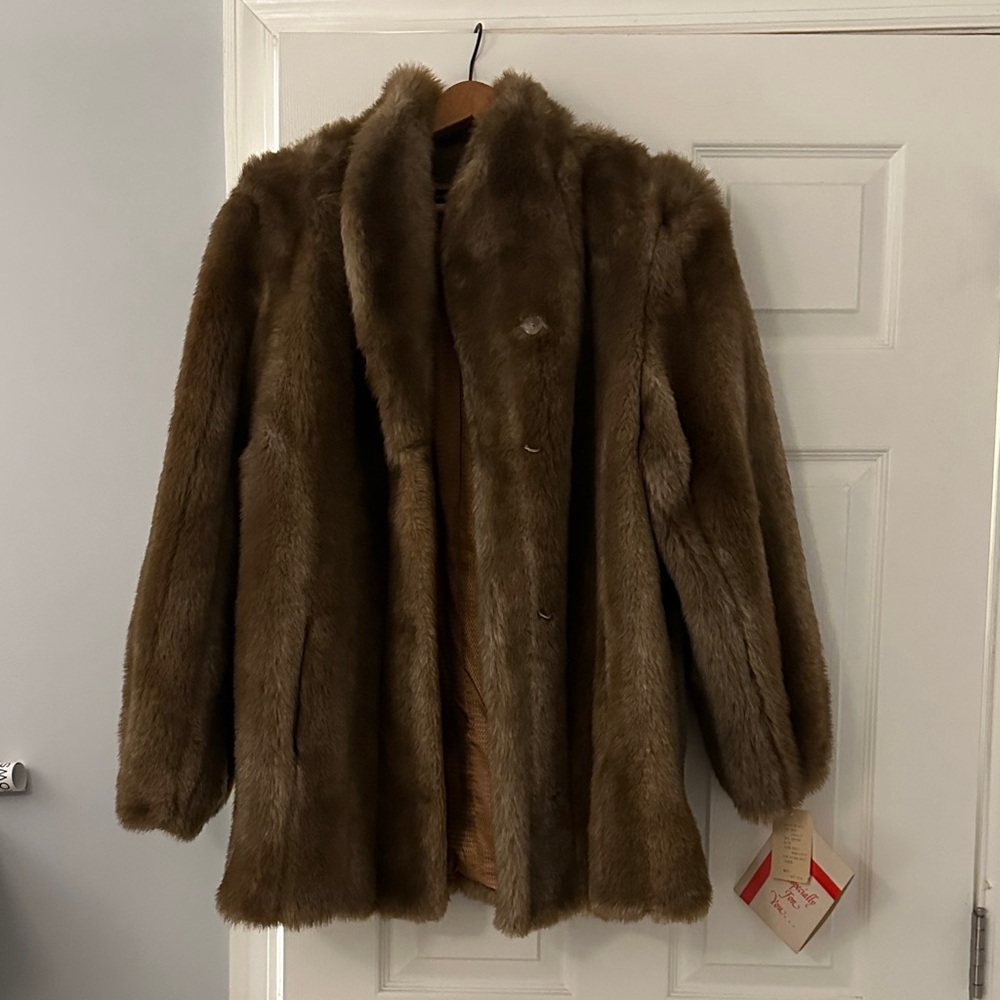 NWT Vintage  Luxurious Brown Faux Fur Coat